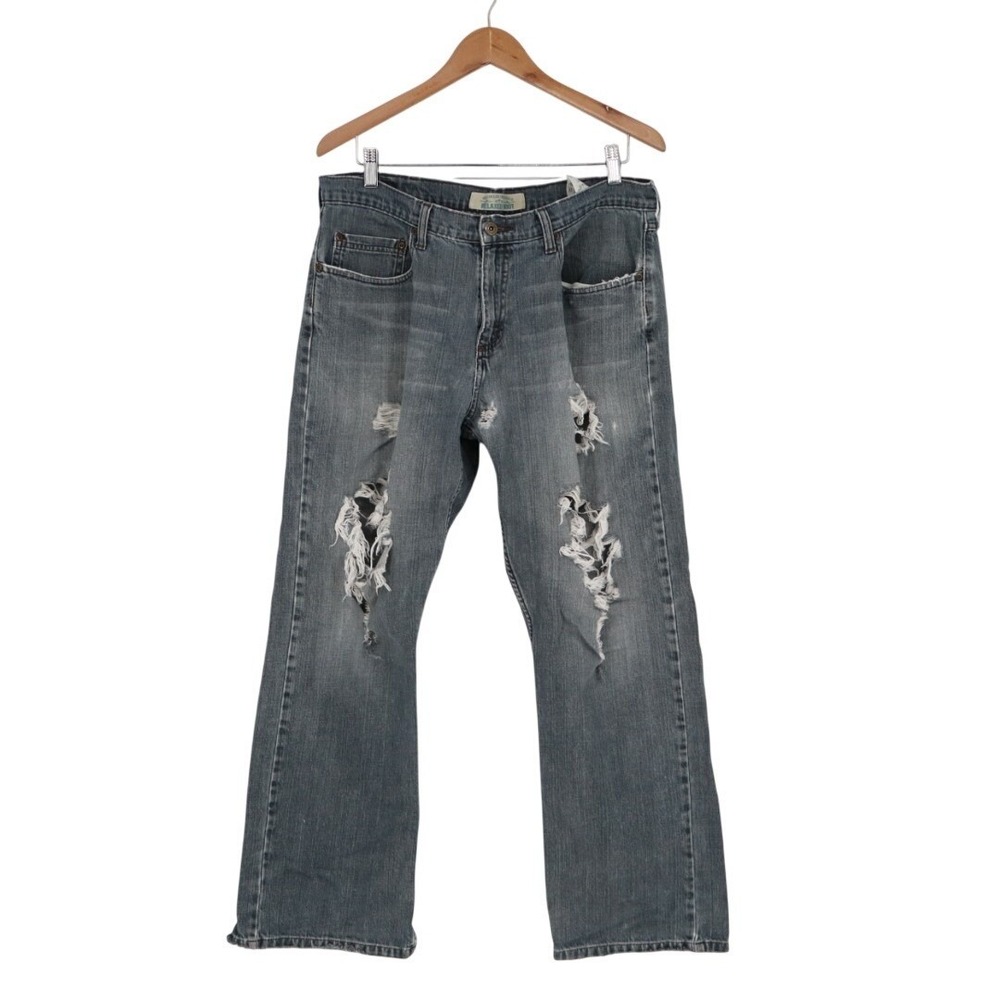Wrangler Bootcut Jeans Mens 34x30 Blue Denim Preppy Distressed Comfy Relaxed Fit - Picture 2 of 10